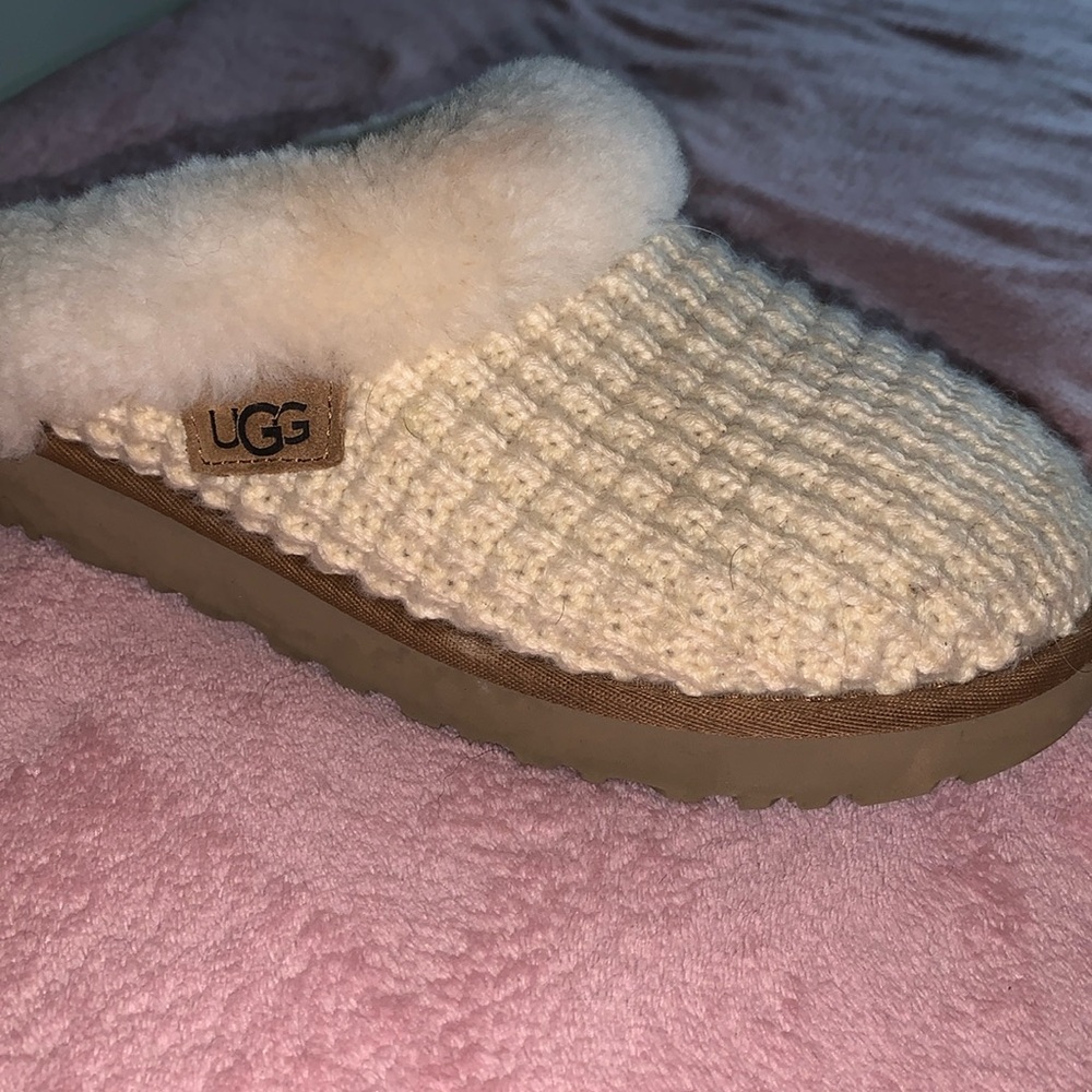 Beige ,fluffy size 7